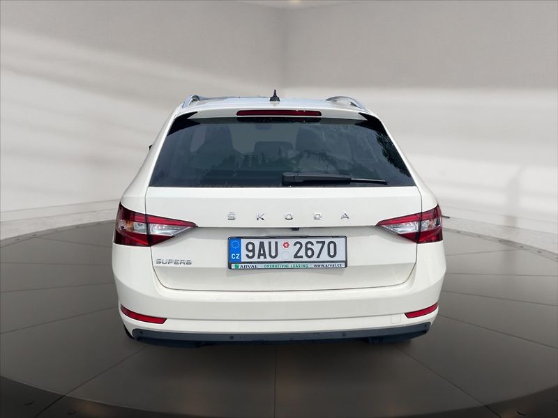 Škoda Superb 1,5 TSI 110 Style - fotka 5 z 11