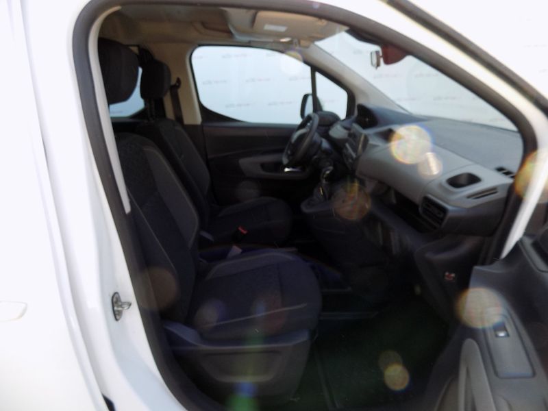 Peugeot Rifter (2021) 1.5HDi/L2H1/klimatizace/ČR/ - fotka 14 z 34