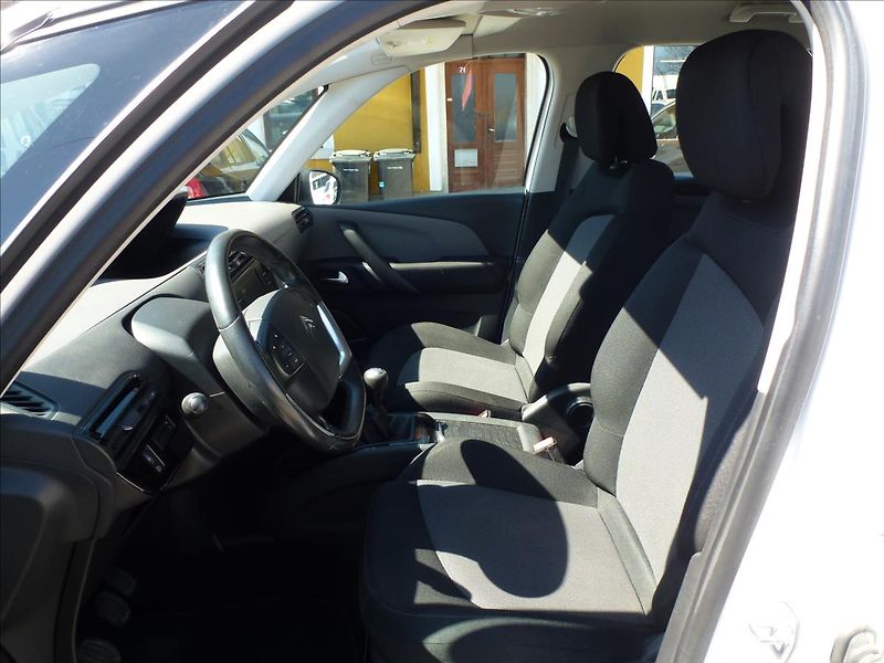 Citroën C4 Picasso 1,2 Pure Tech 110 Nové rozvody - fotka 17 z 42