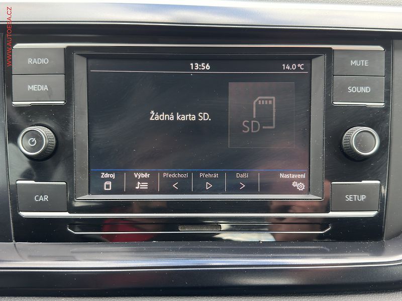 Volkswagen Polo (2018) 1.0i - fotka 14 z 17