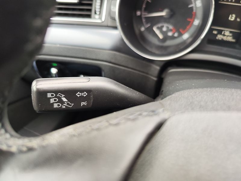 Škoda Superb 1.8 TSi/118kW Comfort DSG ČR - fotka 21 z 33