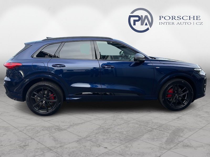 Audi Q5 2.0TDi 150kW S-Line quattro - fotka 9 z 21
