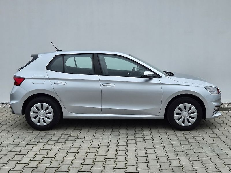 Škoda Fabia Selection 1.0 TSI 70 kW - fotka 9 z 27