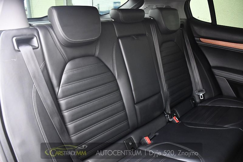 Alfa Romeo Stelvio 2.0 Q4 VELOCE - fotka 20 z 52