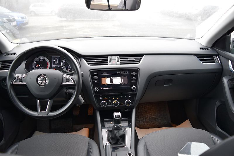Škoda Octavia (2018) 1.5TSI 110kwSTYLE FULL LED TAŽ - fotka 18 z 50