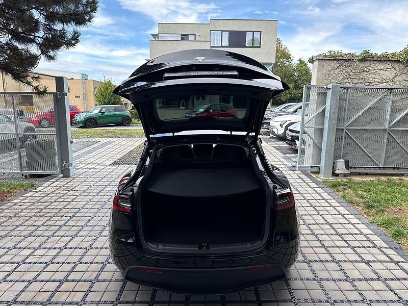 Tesla Model Y Long Range AWD Tažné / záruka - fotka 34 z 40