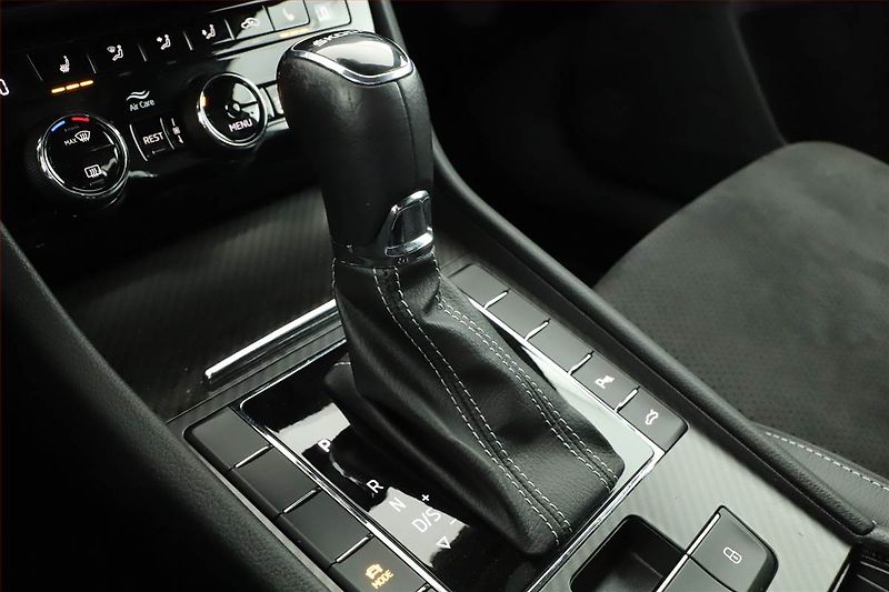 Škoda Superb (2022) Sportline 2.0 TDI - fotka 10 z 19