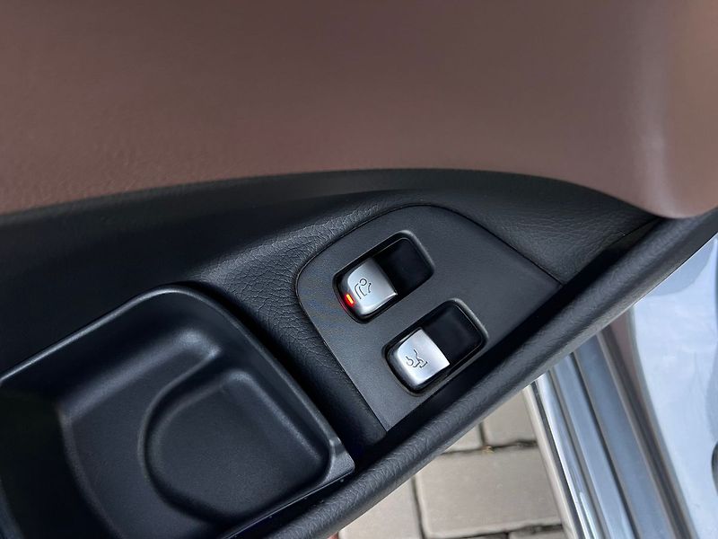 Mercedes-Benz Třídy E 220d Business-P.KAMERA-TAŽNÉ.Z - fotka 14 z 49