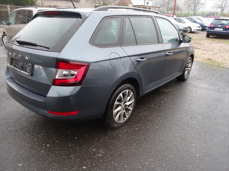 Škoda Fabia 1,0 TSi 70 kW Automat - fotka 4 z 31