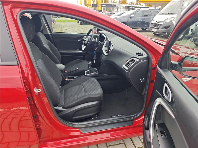 Kia Ceed 1,0 T-GDI  SPIN - fotka 14 z 23