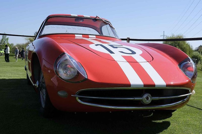 Slavnostní zahájení přehlídky vzácných historických vozidel Automobilové klenoty 2025.
