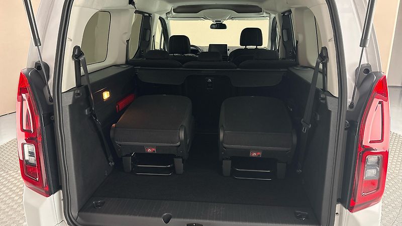 Toyota ProAce City Verso 1.5 D-4D Long Family - fotka 17 z 25