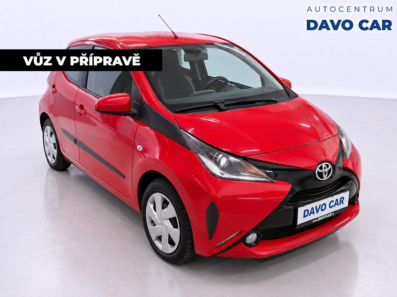 Toyota Aygo 1,0 VVT-i 51kW CZ Aut. Serv.kn - fotka 2 z 12