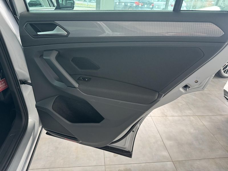 Volkswagen Tiguan (2023) 2,0TDi DSG REZERVACE - fotka 27 z 38