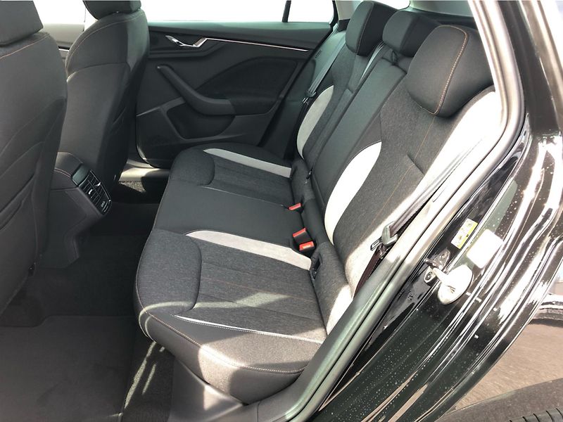 Škoda Kamiq 1,0TSI - fotka 12 z 28