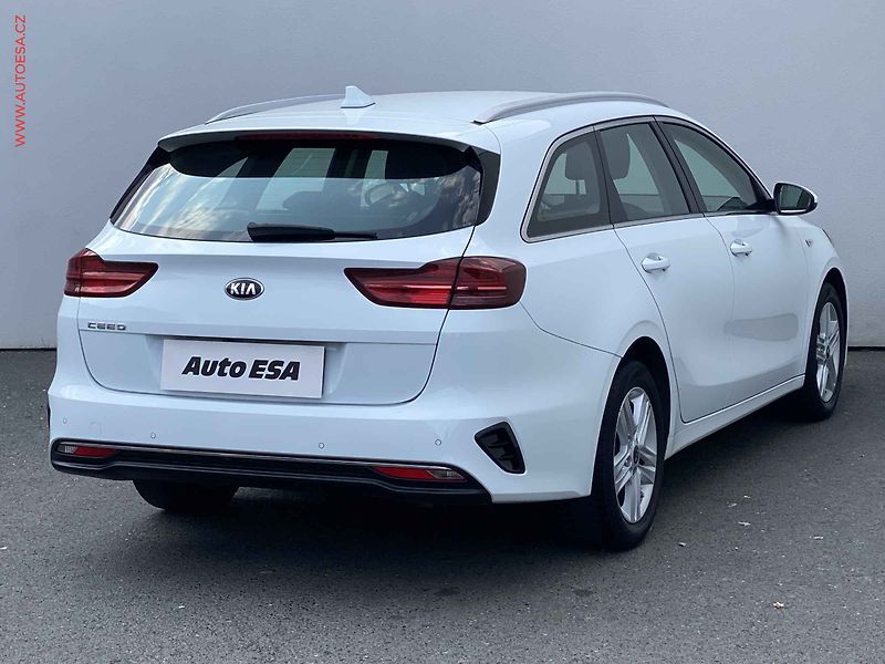 Kia Ceed (2019) 1.4 T-GDi, Navi, kamera - fotka 4 z 18