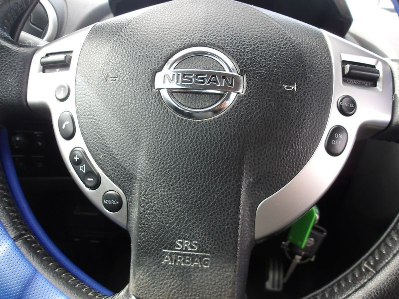 Nissan Qashqai (2009) 2,0i 104kW AUTOMAT !! - fotka 15 z 25