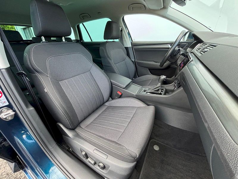 Škoda Superb (2023) 2.0 TDI 110kW DSG Style Extra, - fotka 30 z 35