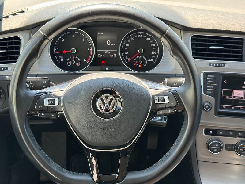 Volkswagen Golf (2016) R-line 1.6TDI 81kW - fotka 16 z 28