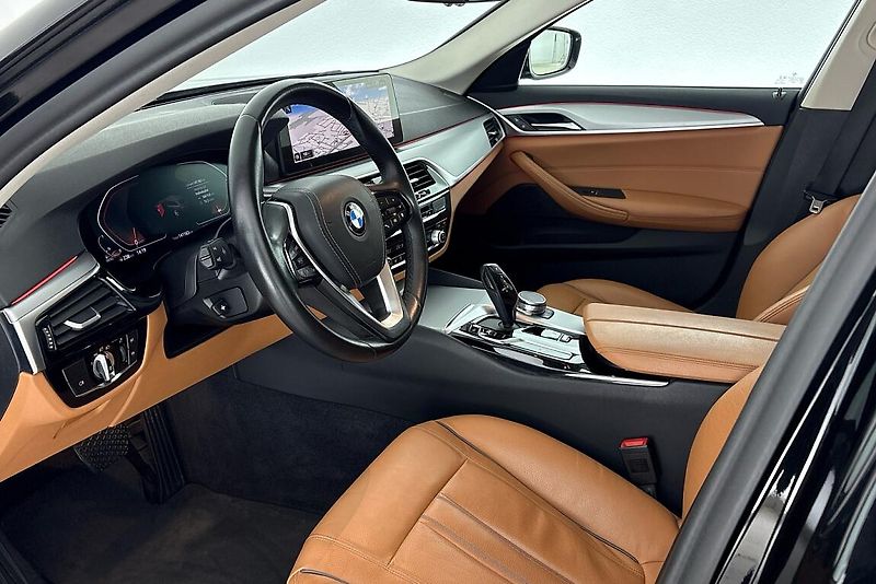 BMW Řada 5 530d xDrive - fotka 6 z 15