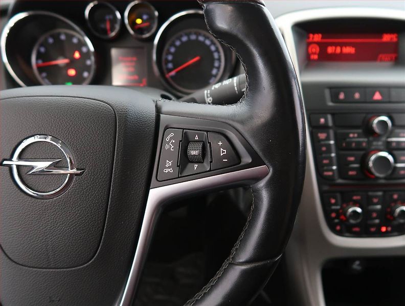 Opel Astra (2013) 1.4 T, Serv.kniha, Tempomat - fotka 16 z 19