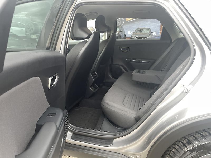 Kia K4 (2026) 1.0T-GDi MHEV EXCLUSIVE 7DCT - fotka 15 z 20
