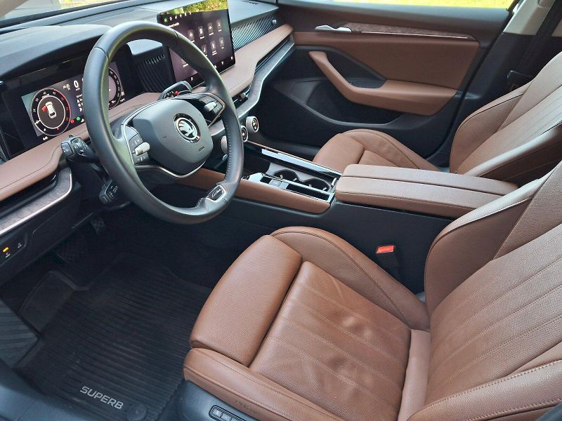 Škoda Superb (2024) Combi L&K DSG 2,0TDi 110kW - fotka 6 z 34