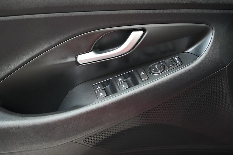 Hyundai i30 - fotka 12 z 24