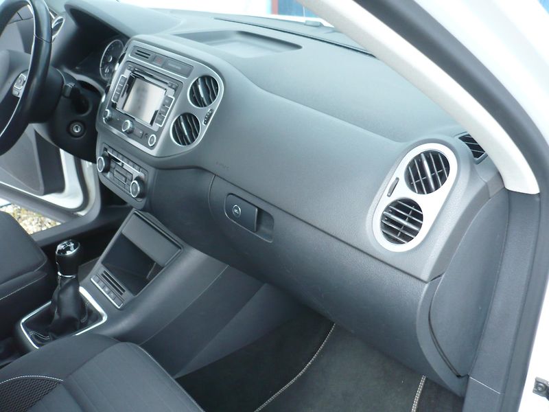 Volkswagen Tiguan 2.0TDI 130Kw 4x4 Klima Navi - fotka 10 z 28