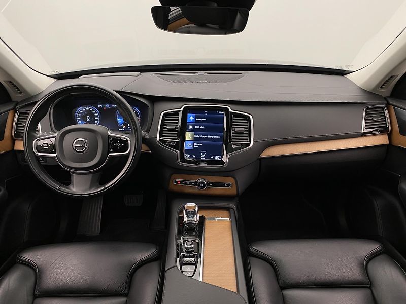 Volvo XC90 B5 AWD INSCRIPTION REZERVACE - fotka 2 z 46