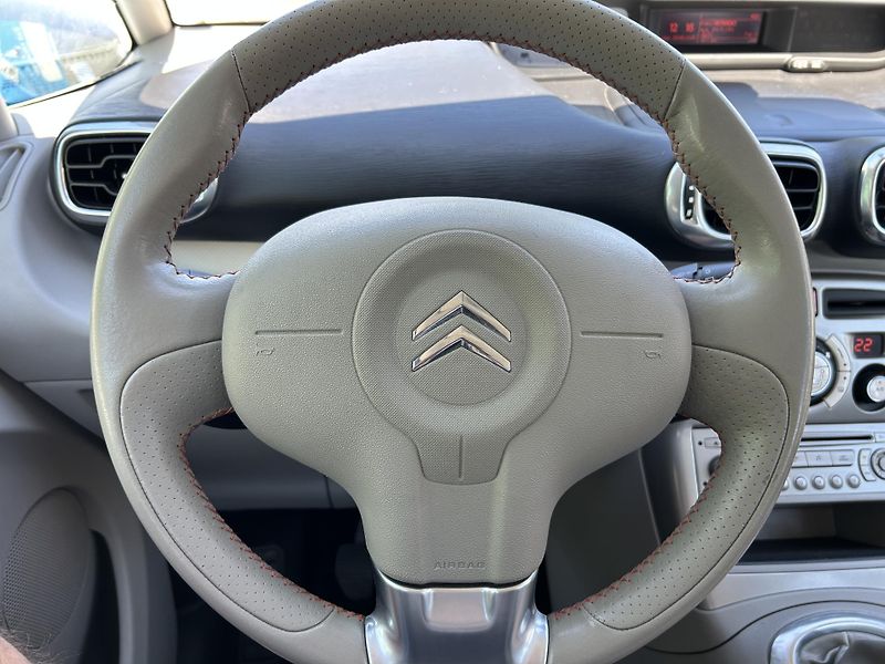 Citroën C3 Picasso (2009) 1.4i 70 KW - fotka 18 z 24