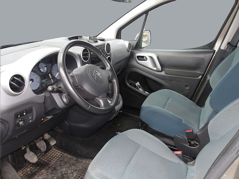 Citroën Berlingo 1,6HDi ČR 1.MAJ.! -21%DPH ! - fotka 20 z 33