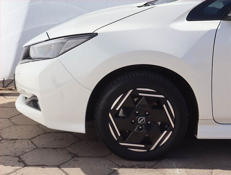 Nissan Leaf (2022) 40 kWh, SoH 93%, Automat - fotka 14 z 17
