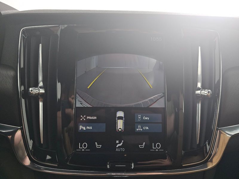 Volvo V90 (2020) Cross Country D5 173kW MOMENTU - fotka 13 z 33