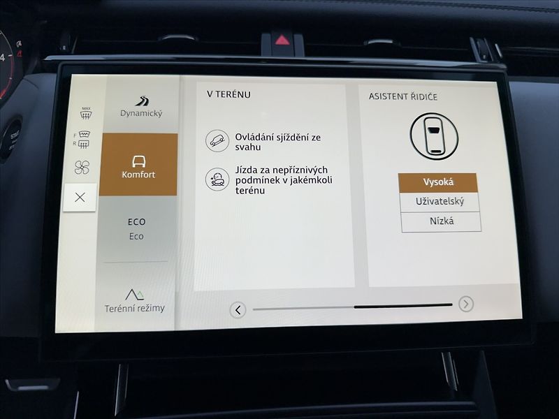 Land Rover Range Rover Velar (2026) 3,0 DYNAMIC SE D300 - fotka 18 z 31