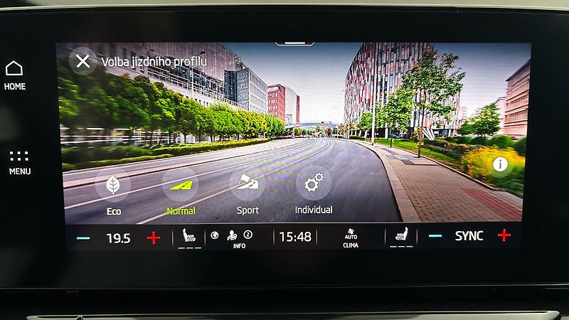 Škoda Octavia 2.0 TDI Style Combi - fotka 28 z 29