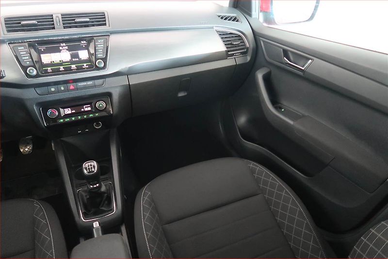 Škoda Fabia (2016) Ambition 1.0, Park. senzory - fotka 8 z 18