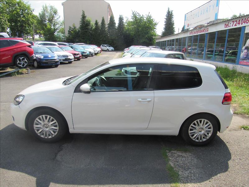 Volkswagen Golf 1,4 i 59kW - fotka 7 z 29