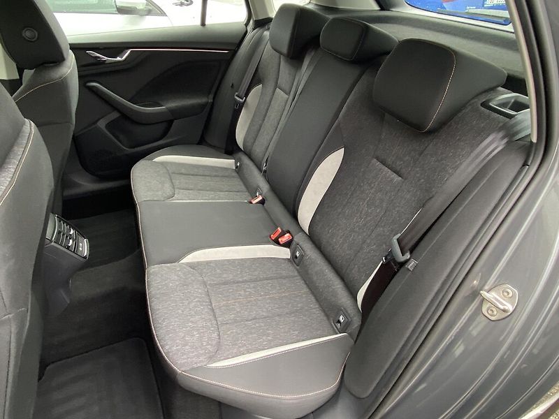 Škoda Kamiq 1.0 TSI 81 kW Style - fotka 23 z 26