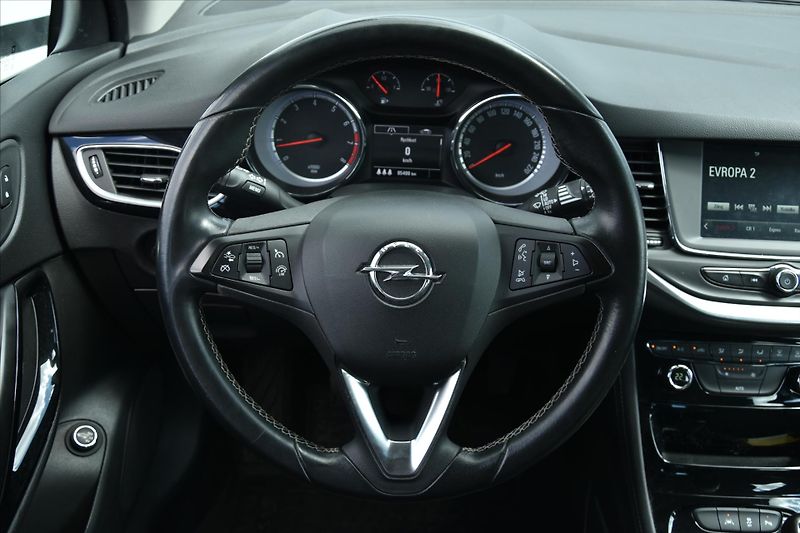 Opel Astra 1.4 TURBO 110kW ST ENJOY ČR - fotka 14 z 26