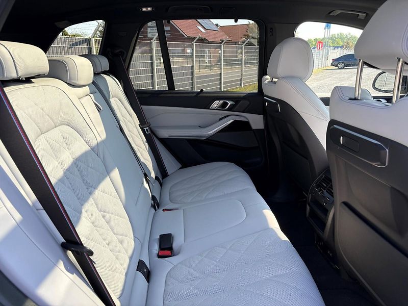BMW X5 xDrive30d M-Sport Pano DAPro T - fotka 11 z 13