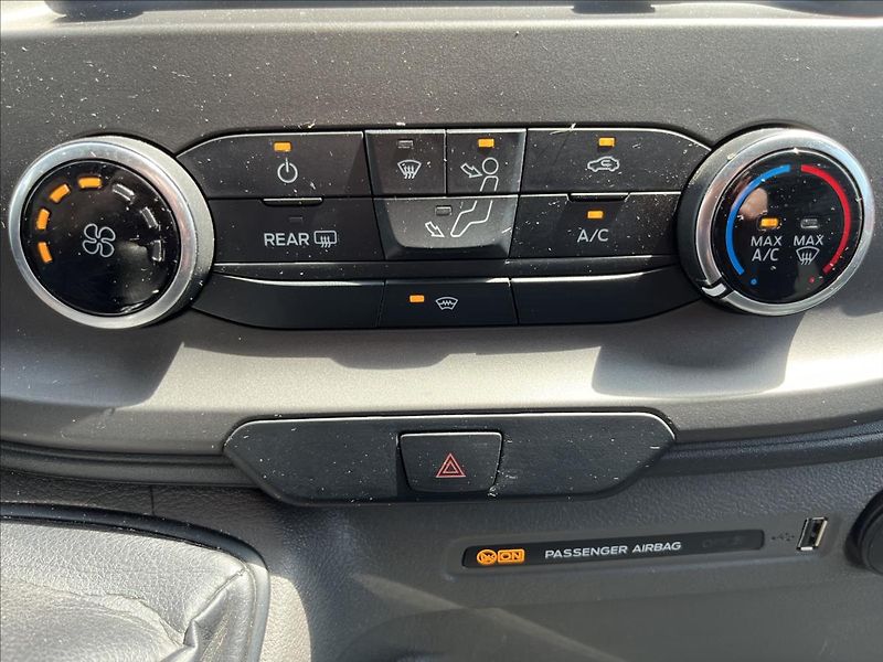 Ford Transit 2,0 TDCi 96KW 7MÍST L3 ČR -DPH - fotka 17 z 36