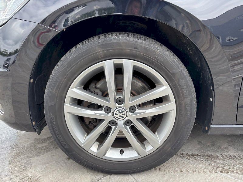 Volkswagen Touran (2017) 1.4 TSi 110kW DSG - fotka 15 z 33