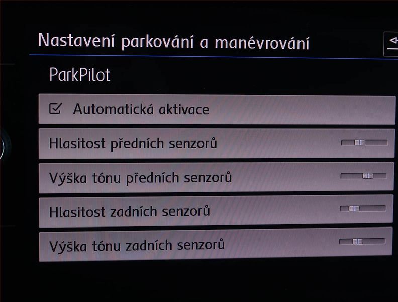 Volkswagen Arteon (2017) R-line 2.0 BiTDI 4Motion, 4X4 - fotka 30 z 32