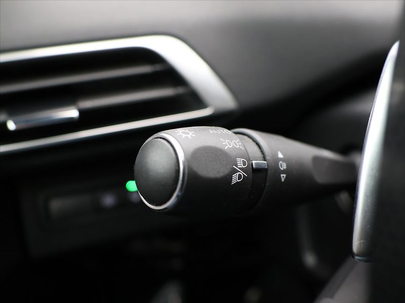 Peugeot 5008 2.0 HDI 130kW GT-line CZ DPH - fotka 19 z 35