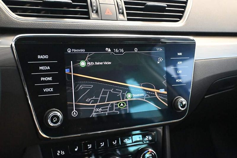 Škoda Superb (2024) 2.0 STYLE DSG LED Matrix ACC V - fotka 16 z 33
