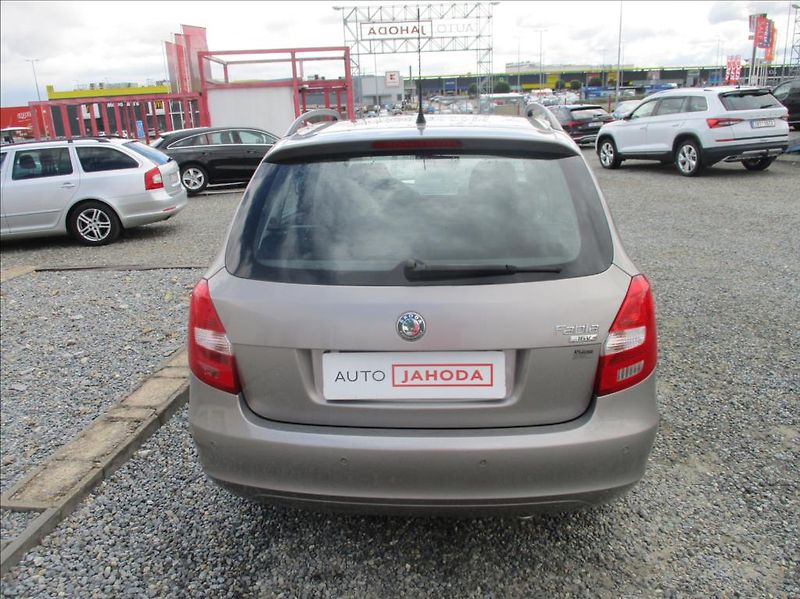 Škoda Fabia 1,4 i 16v,aut.klima,serv.kn. - fotka 7 z 37