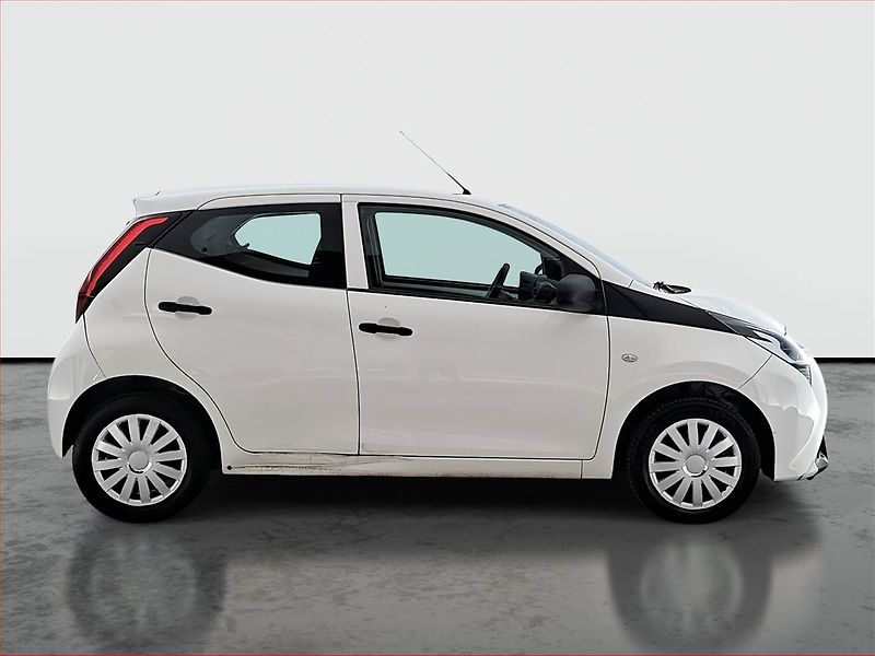 Toyota Aygo (2021) 1.0 VVT-i, LPG - fotka 6 z 14