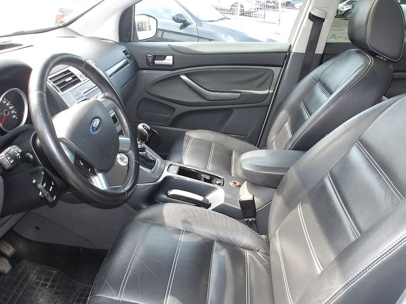Ford Kuga 2,0TDCi 100 kW ! TITANIUM ! - fotka 14 z 29