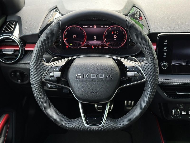 Škoda Fabia 1.0TSi DSG Monte Carlo 116PS B - fotka 22 z 43